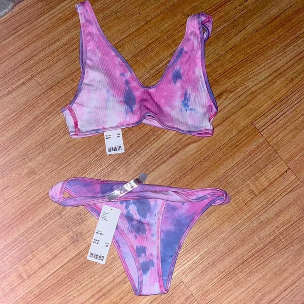 Urban outfitters BNWT TWIST BOTTOMS AND TOP SWIM